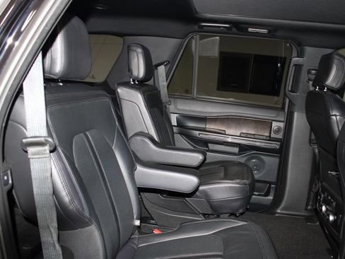 Used 2019 Ford Expedition Limited w/ Equipment Group 301A RWD image 25