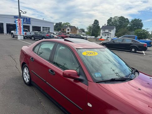 Used 2005 Saab 9-3 Linear FWD image 10