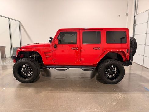Used 2016 Jeep Wrangler Unlimited Sahara w/ Connectivity Group image 8