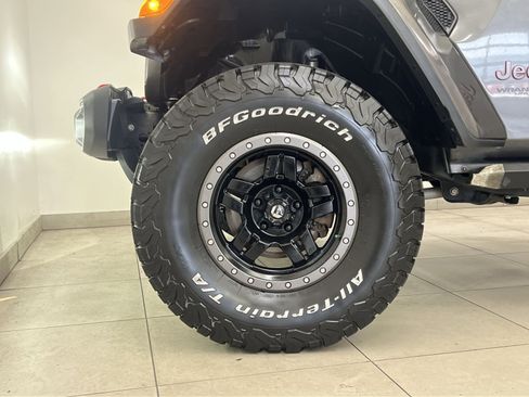 Used 2018 Jeep Wrangler Unlimited Rubicon image 10