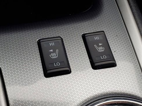 Used 2020 Nissan Pathfinder SL image 26