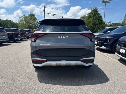 Used 2025 Kia Sportage EX FWD image 4