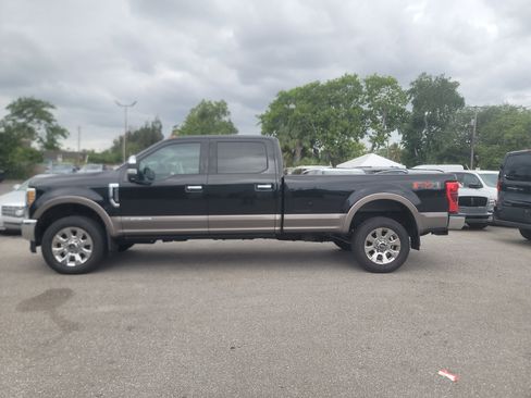 Used 2018 Ford F250 Lariat w/ Chrome Package AWD/4WD image 2