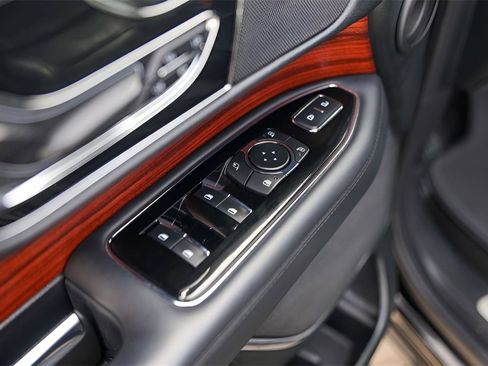 Used 2024 Lincoln Navigator Reserve image 22