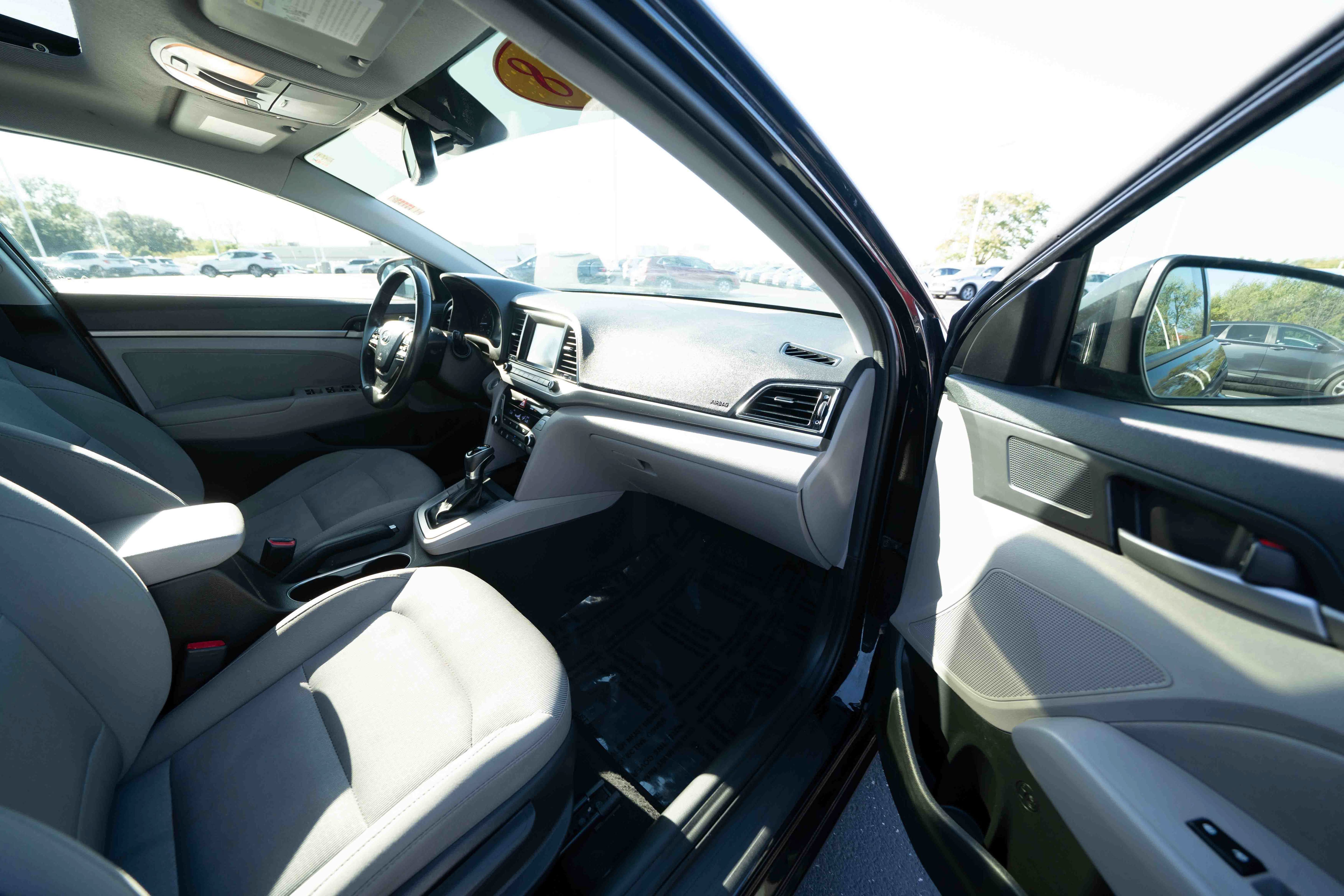 Used 2018 Hyundai Elantra Value Edition FWD image 25