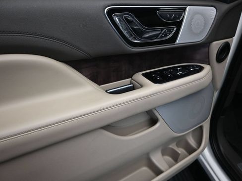 Used 2023 Lincoln Navigator Reserve AWD/4WD image 11