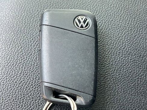 Used 2022 Volkswagen Taos SE w/ IQ.Drive SE Package FWD image 21