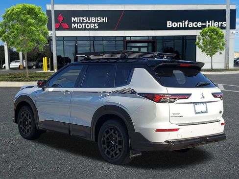 New 2026 Mitsubishi Outlander AWD image 3