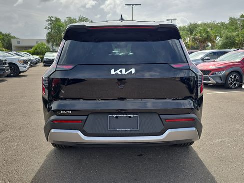 Certified 2024 Kia EV9 Light Long Range RWD image 6