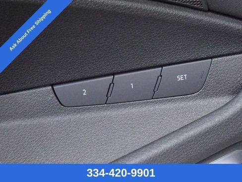 Used 2021 Audi e-tron Premium Plus w/ Premium Plus Package image 17