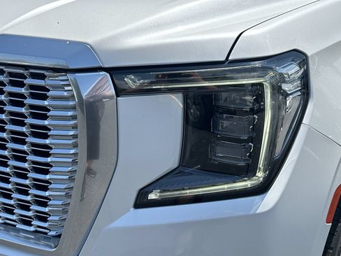 Used 2024 GMC Yukon Denali AWD/4WD image 11