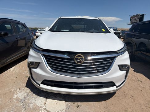 Used 2022 Buick Enclave Essence FWD image 2