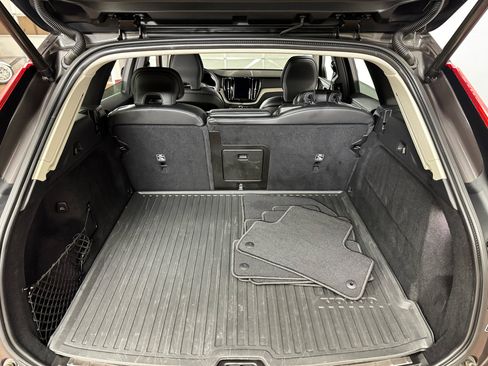 Used 2022 Volvo XC60 B5 Inscription w/ Advanced Package image 35