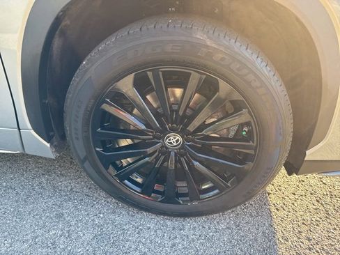 Used 2023 Toyota Highlander XSE image 12