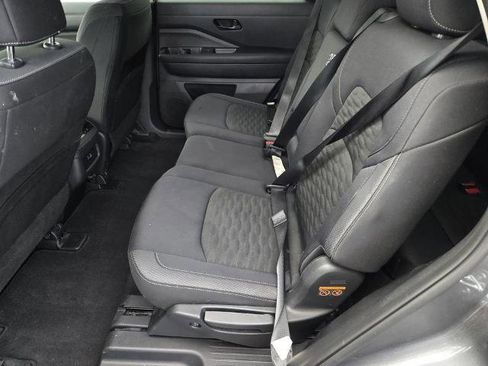 Certified 2025 Nissan Pathfinder SV FWD image 12