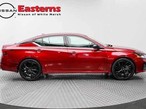 Used 2023 Nissan Altima 2.5 SR w/ SR Premium Package image 5