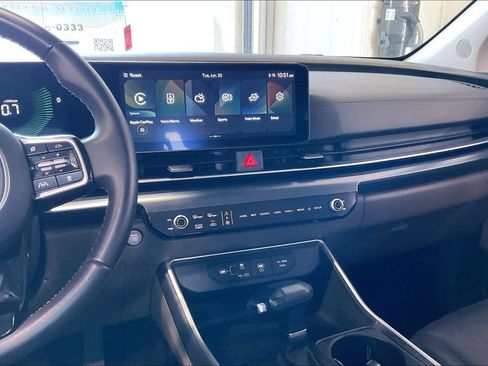 Used 2026 Kia Carnival FWD image 10