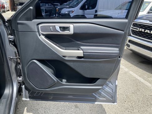 Used 2022 Ford Explorer XLT RWD image 26