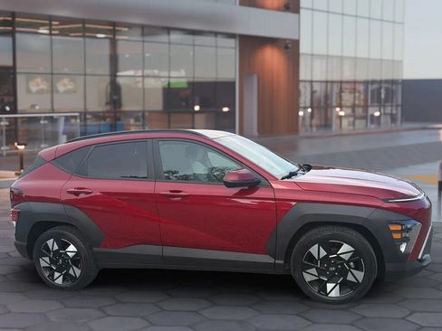 Used 2024 Hyundai Kona SEL w/ Convenience Package FWD image 16
