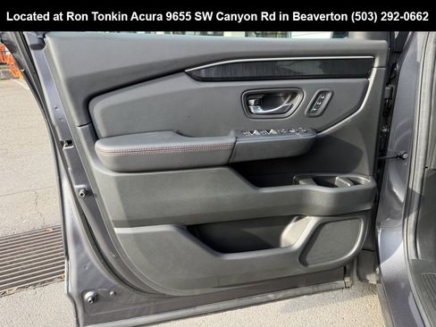 Used 2025 Honda Pilot Black Edition image 11