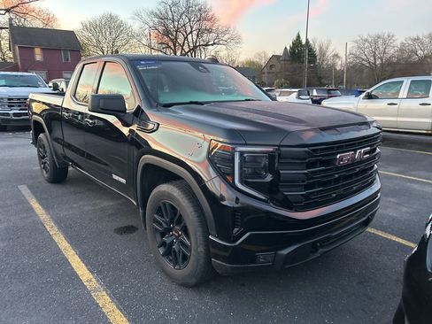 Used 2023 GMC Sierra 1500 Elevation image 2