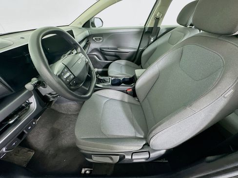 Used 2025 Kia K4 LXS image 13