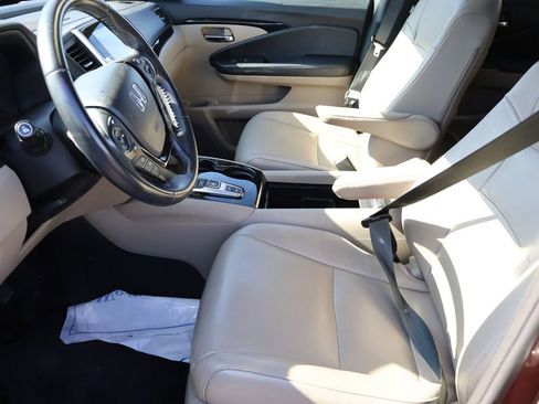 Used 2018 Honda Pilot Touring image 44