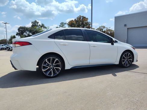 Used 2021 Toyota Corolla SE w/ SE Premium Package FWD image 11