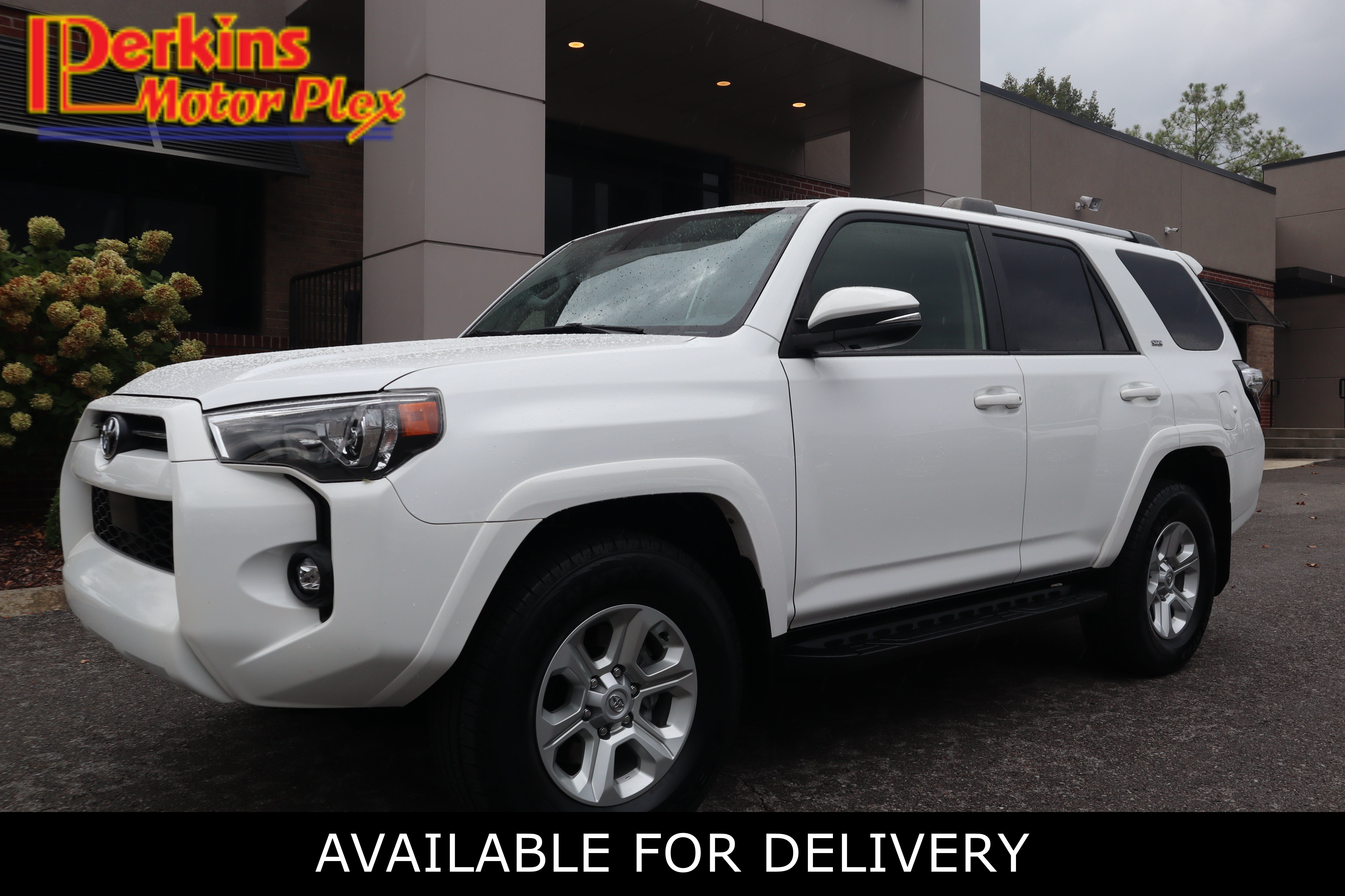 Used 2023 Toyota 4Runner SR5 Premium w/ Moonroof Package AWD/4WD image 1