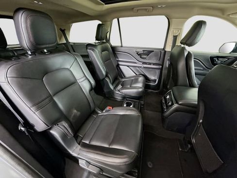 Used 2023 Lincoln Aviator AWD w/ Premium Package image 28