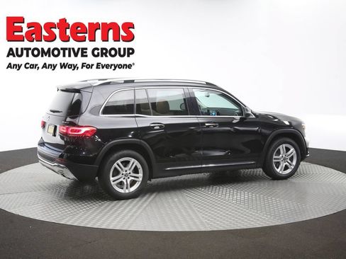Used 2021 Mercedes-Benz GLB 250 4MATIC w/ Premium Package image 39
