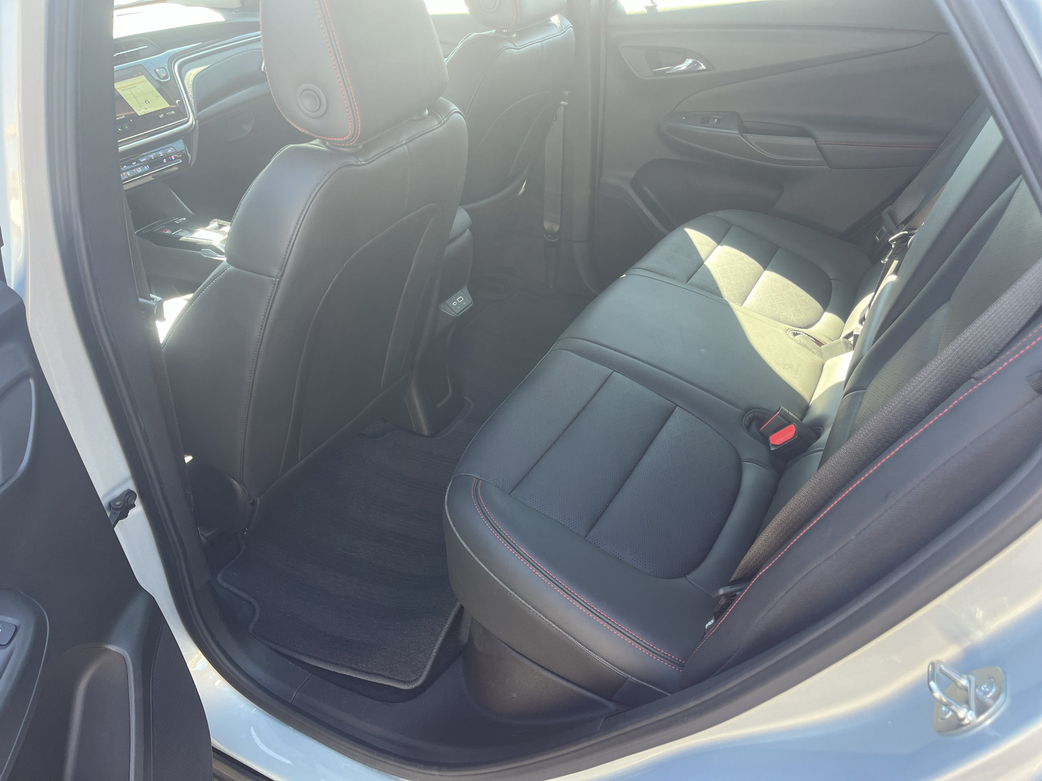 Used 2023 Chevrolet Bolt EUV Premier w/ Sun & Sound Package FWD image 38