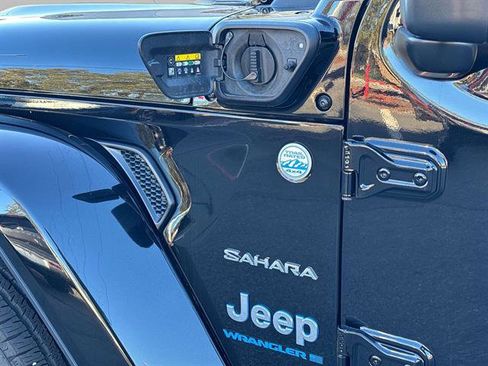 Used 2024 Jeep Wrangler Unlimited Sahara image 32