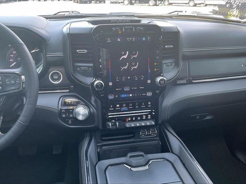 Used 2024 RAM 1500 Limited AWD/4WD image 6