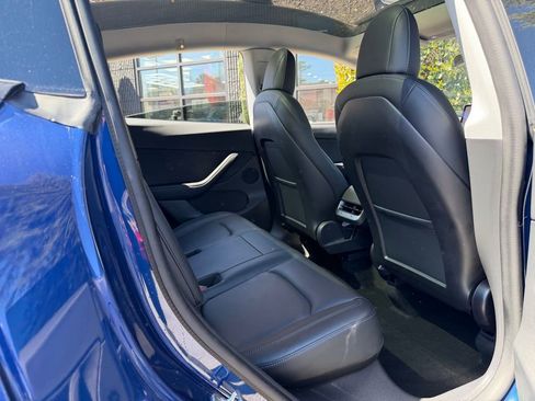 Used 2021 Tesla Model Y Long Range image 38