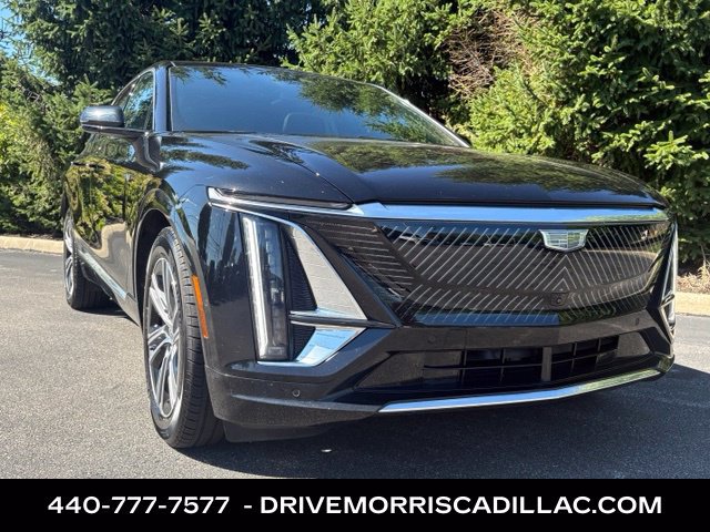 Certified 2025 Cadillac Lyriq Luxury w/ LPO, Floor Liner Package AWD/4WD image 10