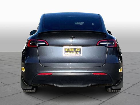 Used 2021 Tesla Model Y Long Range image 4