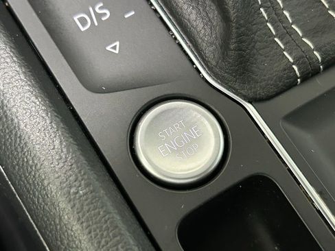 Used 2022 Volkswagen Atlas Cross Sport SE w/ Black Wheel Package image 58