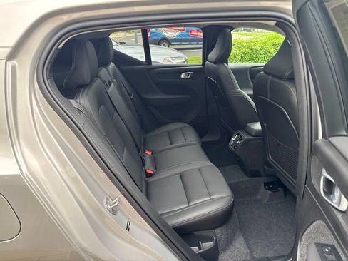 Certified 2025 Volvo XC40 B5 Plus AWD/4WD image 13