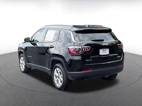 Used 2025 Jeep Compass Latitude AWD/4WD image 11