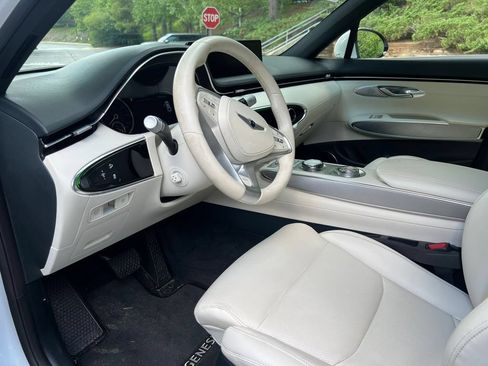 Used 2024 Genesis Electrified GV70 AWD/4WD image 9