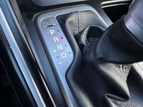 Used 2022 Kia Sorento LX image 36