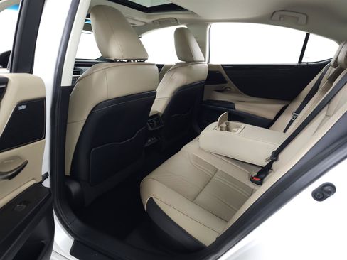 Used 2021 Lexus ES 300h w/ Accessory Package 2 FWD image 34