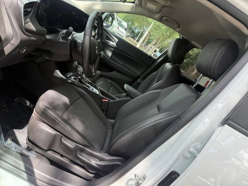 Used 2025 Buick Encore GX Preferred FWD image 24
