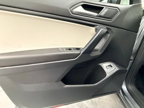 Used 2021 Volkswagen Tiguan SEL w/ 2-Row Tiguan MDO Package AWD/4WD image 16