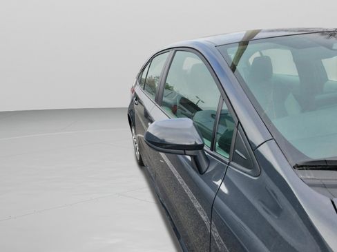 Used 2025 Toyota Corolla LE w/ Convenience Package image 11