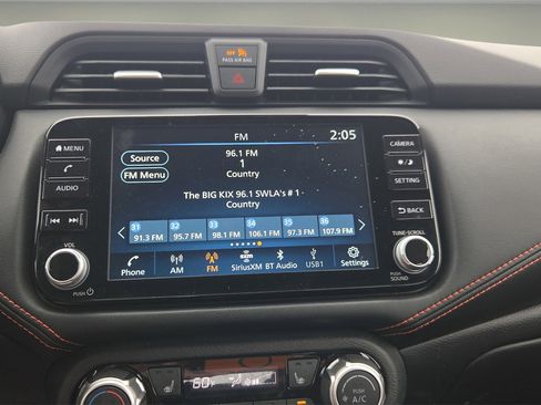 Used 2023 Nissan Versa SR w/ Trunk Package image 10