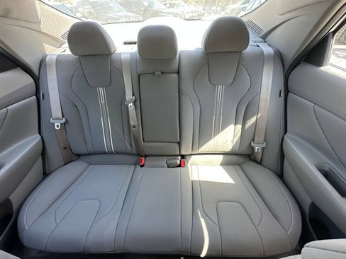 Used 2025 Hyundai Elantra SEL FWD image 38
