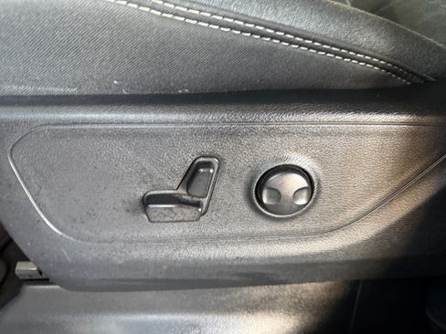 Used 2025 RAM 1500 Big Horn RWD image 10