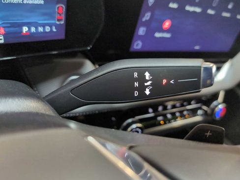 Used 2025 Chevrolet Equinox LT image 16